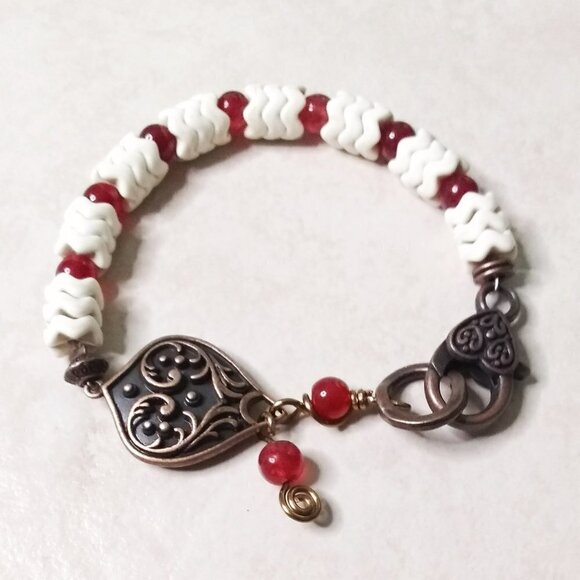 Gorgeous One-of-a-kind Bracelet - Red Agates + Creamy Howlite + Copper Elements - Picture 8 of 12